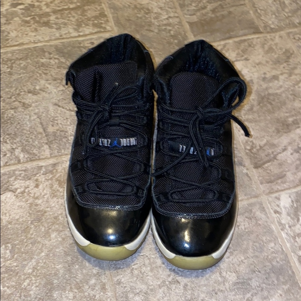 09 SPACEJAM 11’s